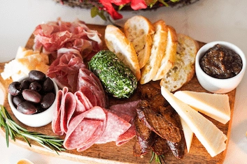 Image of Panier Picnic in Fernwood Victoria BC, an Outdoor Charcuterie Board Picnic